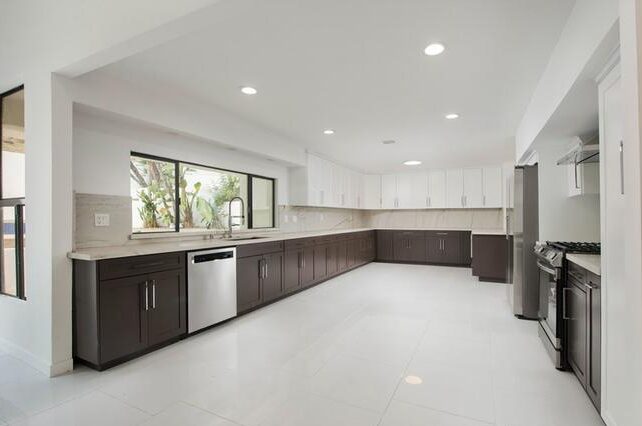 Blueface home Kitchen image