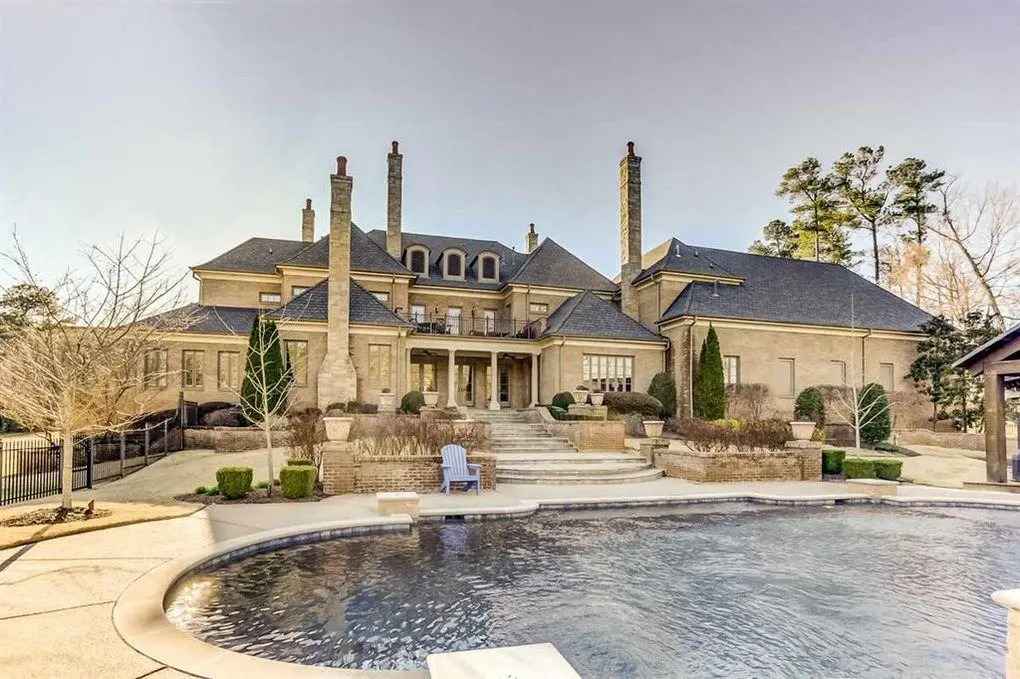 Photo of ja morant current house