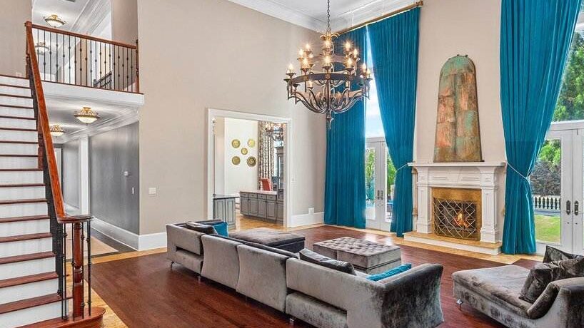  Tyler perry's Living Room