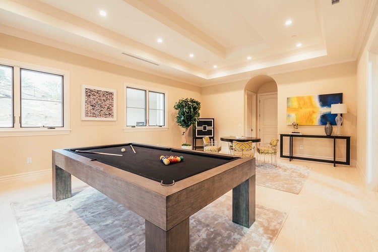 Polo g house entertainment area