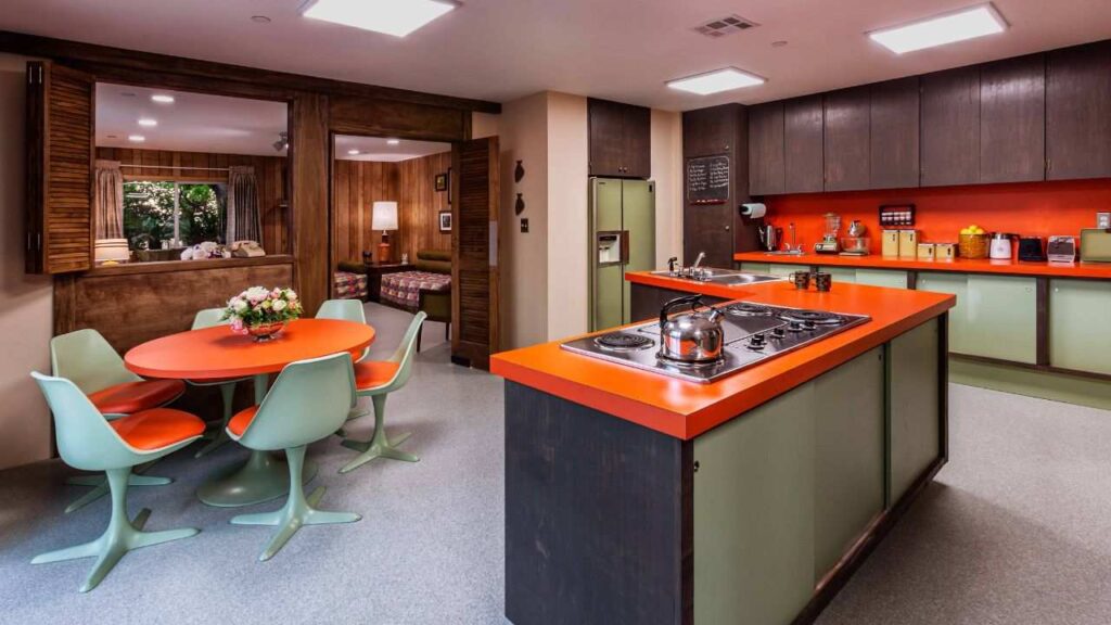 Image of the Retro kitchen and dining room of the Brady Bunch house