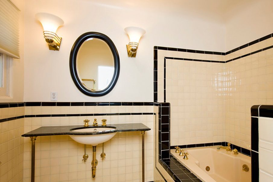 Tom Hanks' Pacific Palisades House bathroom