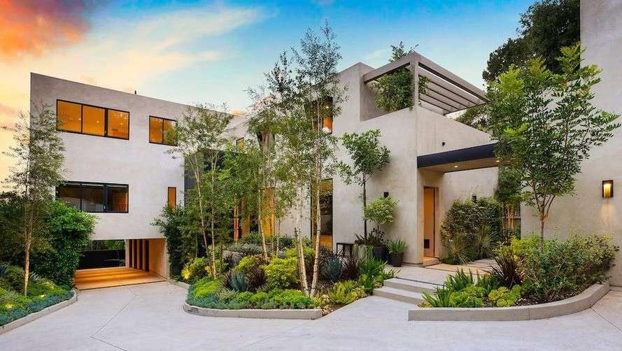 Travis scott and kylie jenner former house