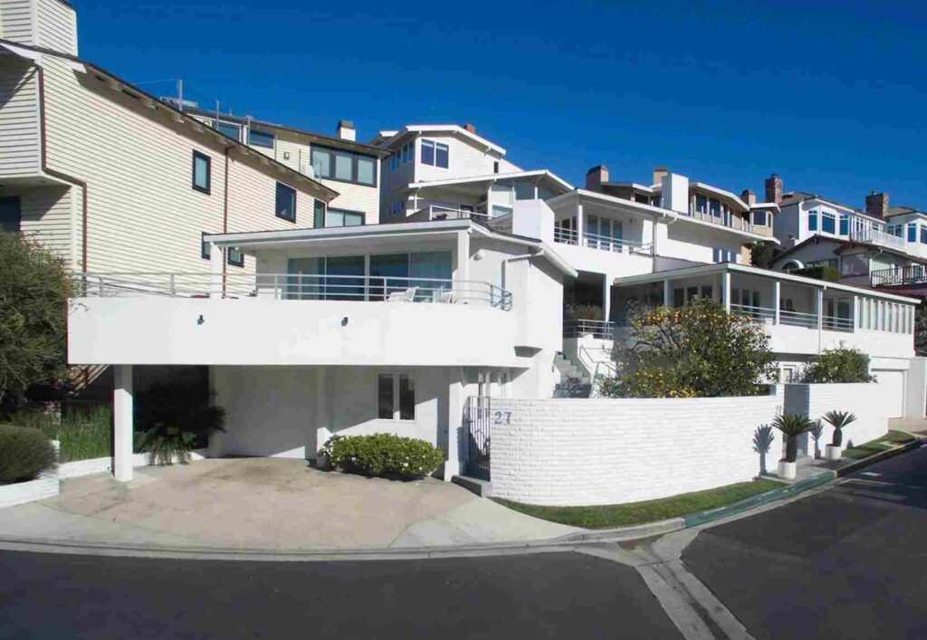 former laguna beach house of warren buffett