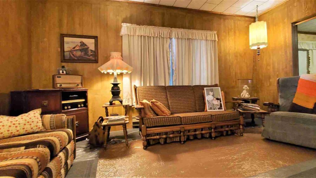 Living room of kurt cobain childhood house