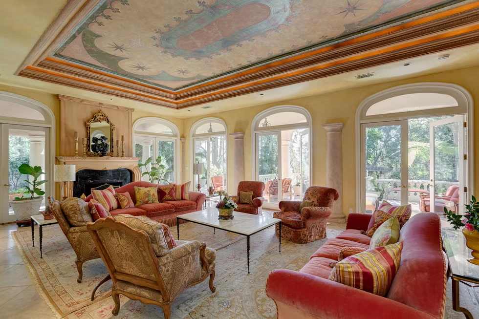 kevin costner la canada flintridge house living room
