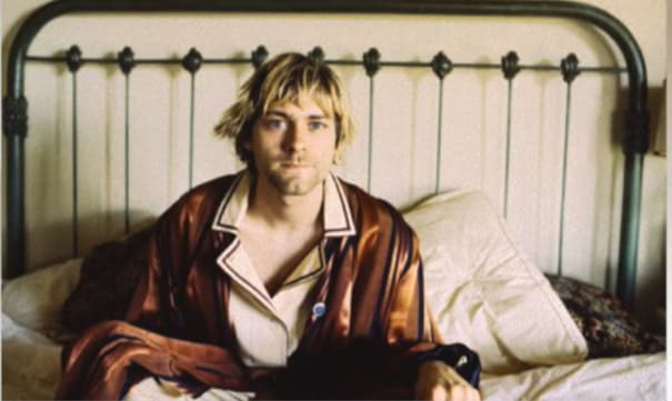 kurt cobain on his bed