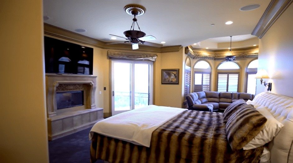 Lavar Ball's bedroom