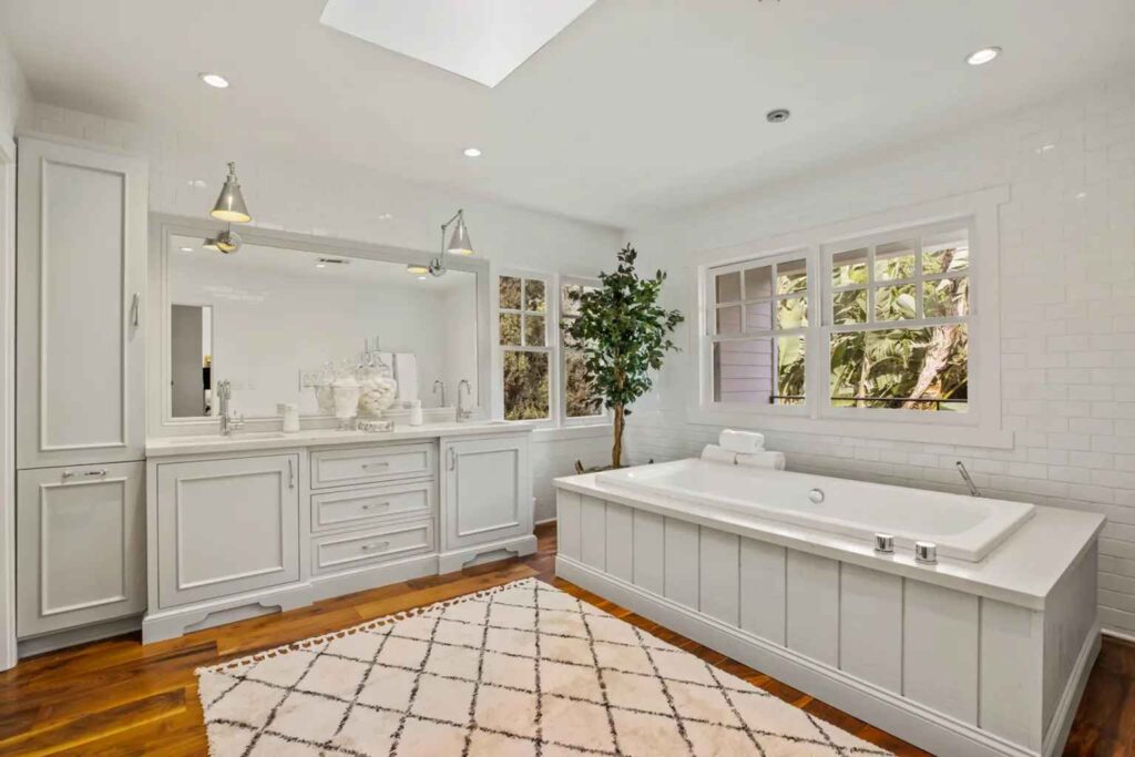 nightmare on elm street house bathroom