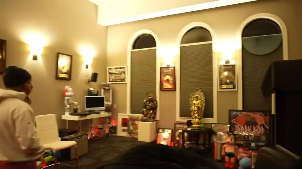 Living area of trippie redd house 