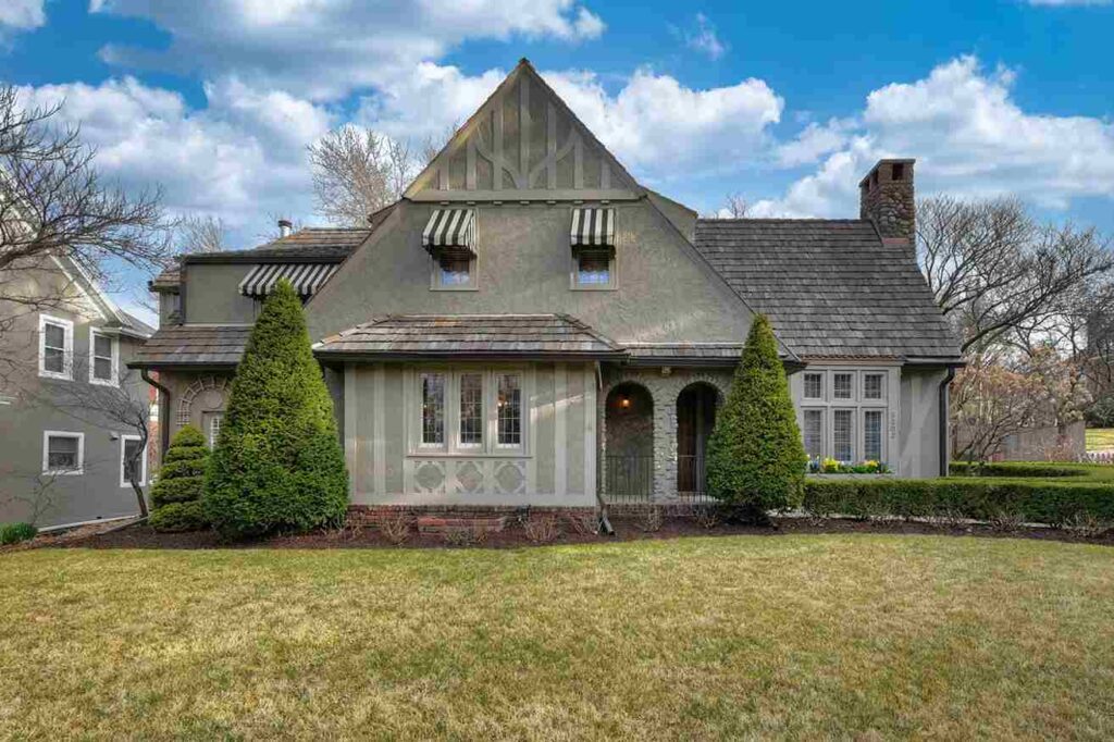 Former house image of Warren buffett 