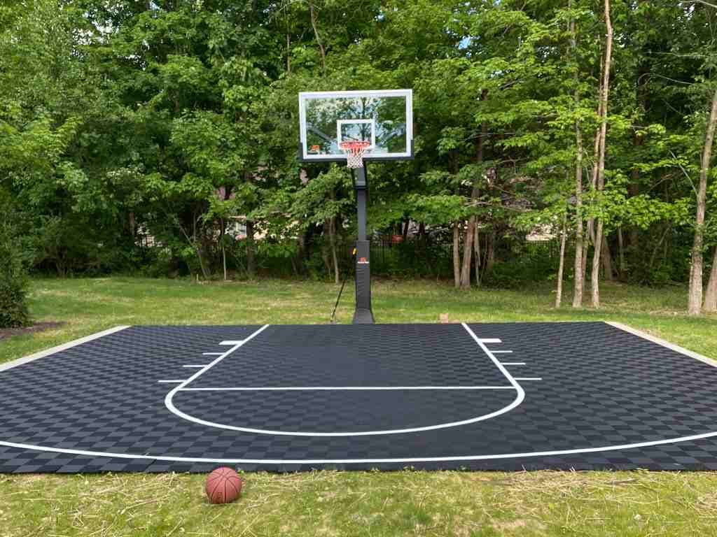 400 sq ft half court