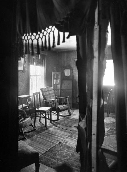 Ed gein house living room