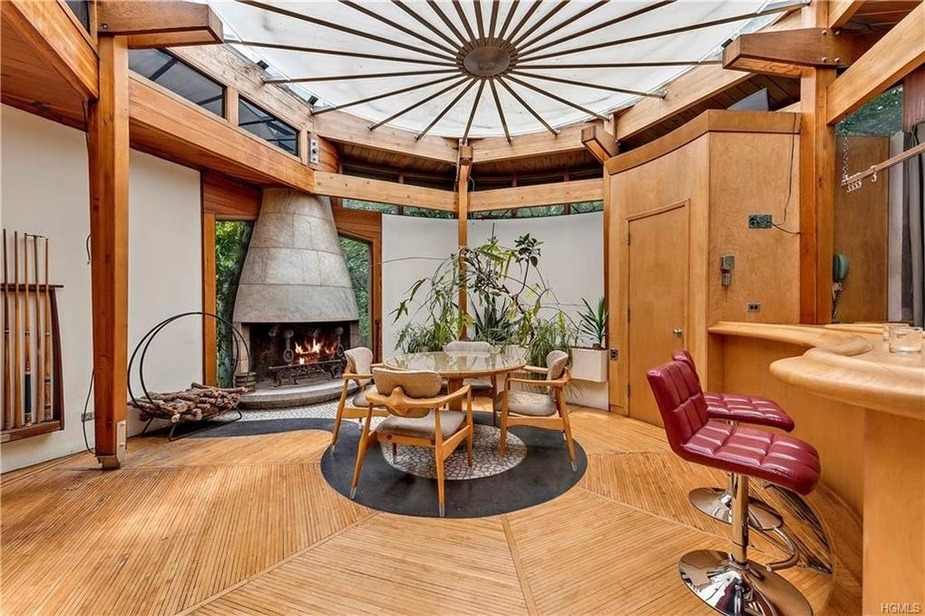 Jackie Gleason house bar