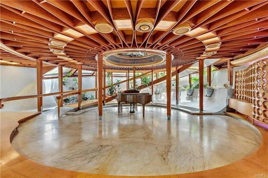 Jackie Gleason house entertainment area