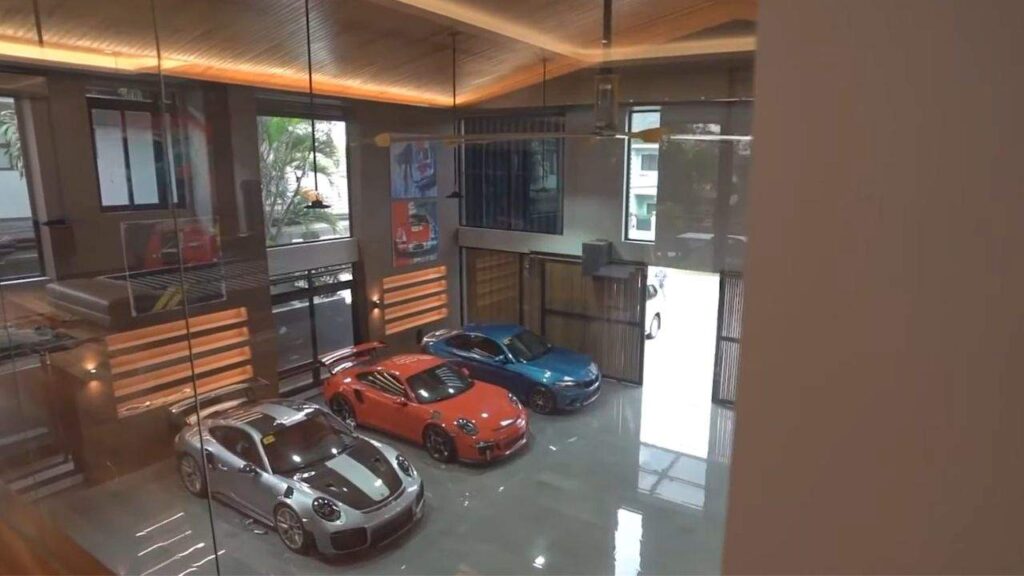 Vince mcmahon house garage